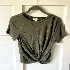 Gaze women’s XS olive green cropped t shirt gold pineapple print soft material